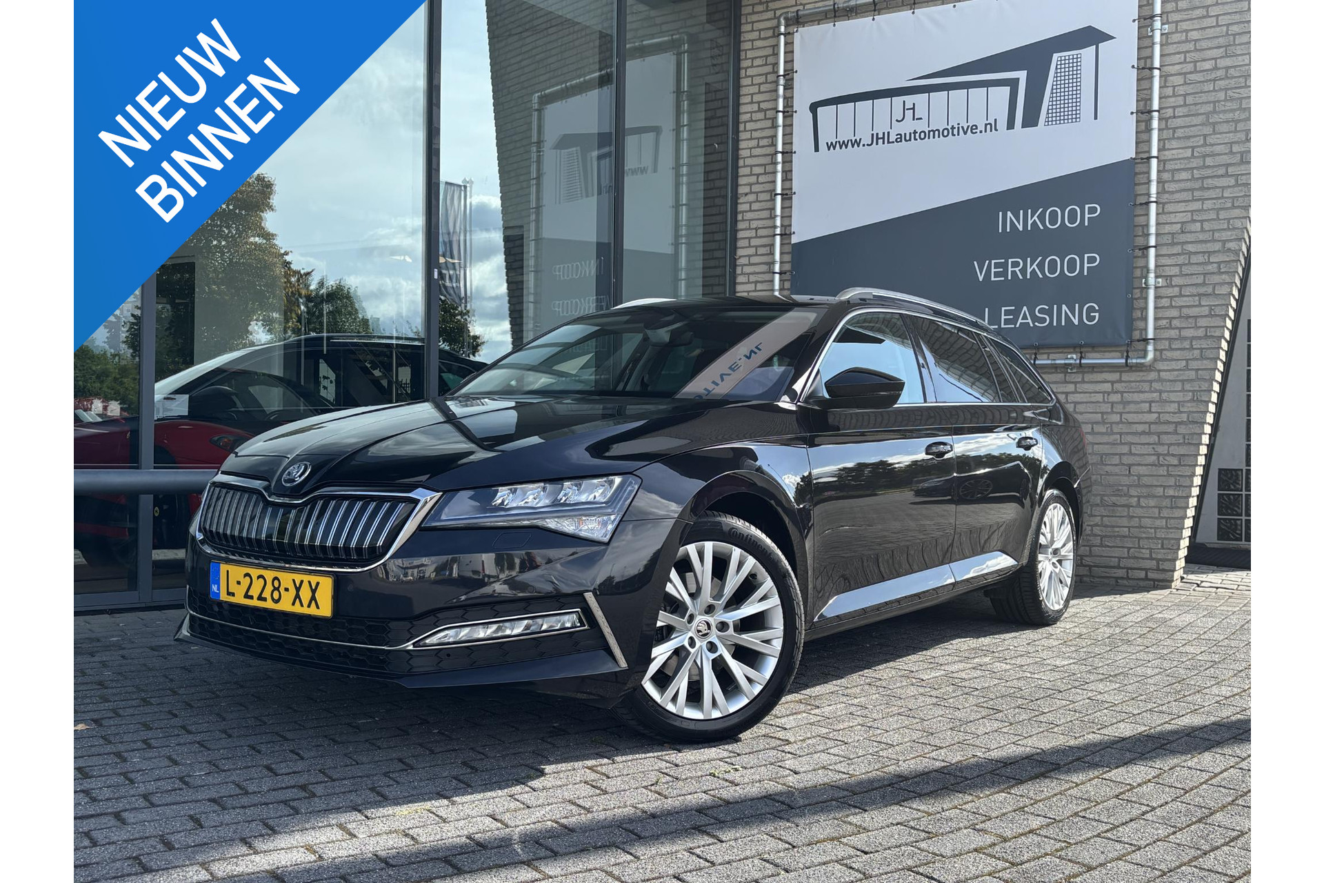 Škoda Superb Combi 1.4 TSI iV Business *HAAK*ECC*CRUISE*CAM*CARPLAY*